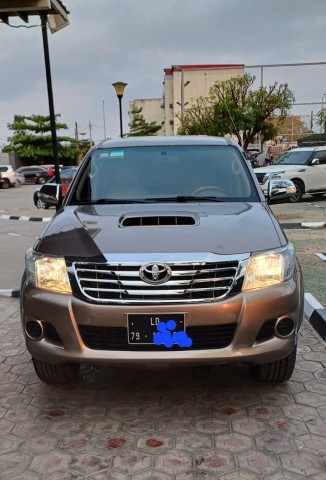 Venda TOYOTA HILUX VIGO