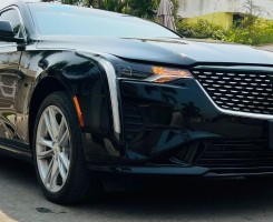 A venda CADILLAC CT4 LUXUOSO