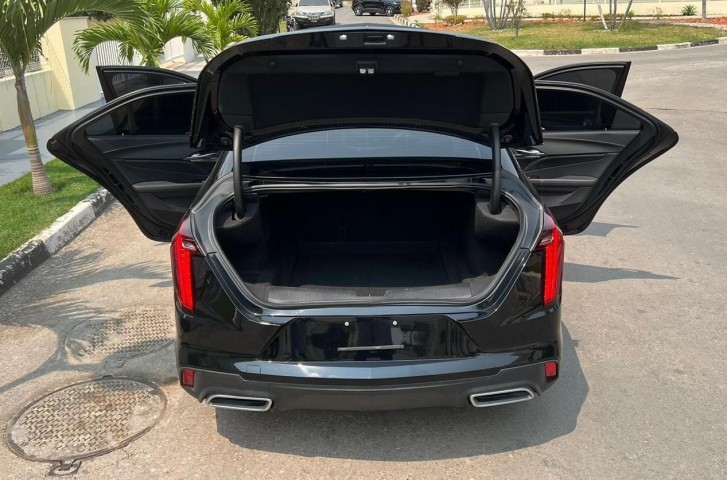 Venda CADILLAC CT4 LUXUOSO