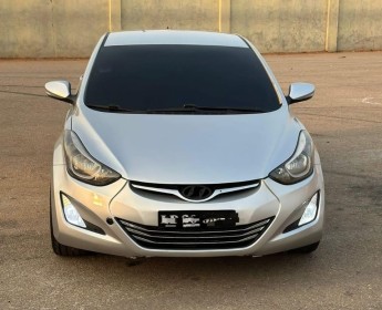 A venda HYUNDAI ELANTRA