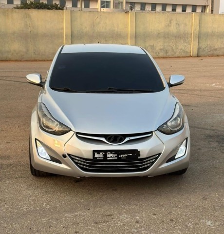 Venda HYUNDAI ELANTRA