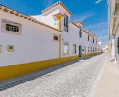 A venda Portugal vivenda grande em lugar calmo
