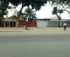 A venda Residência frente ao asfalto principal, Viana Luanda sul