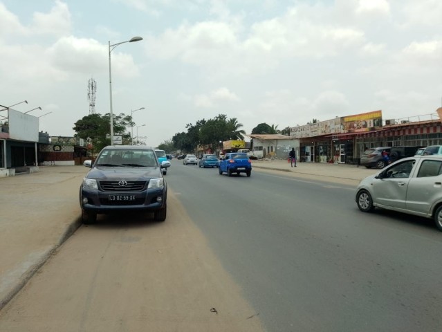 Venda Residência frente ao asfalto principal, Viana Luanda sul