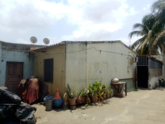 Venda Residência frente ao asfalto principal, Viana Luanda sul