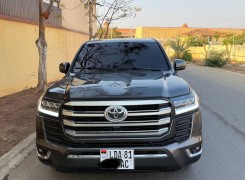 Anúncio TOYOTA LANDCRUISER VX.R