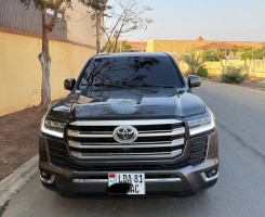 A venda TOYOTA LANDCRUISER VX.R