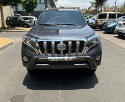 A venda TOYOTA PRADO TXL LÁGRIMA