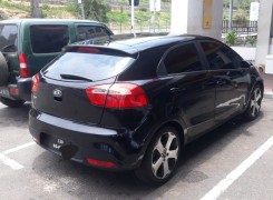 Anúncio Kia Rio limpo desportivo