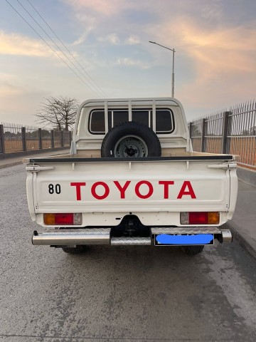 Venda TOYOTA LAND CRUISER HZ