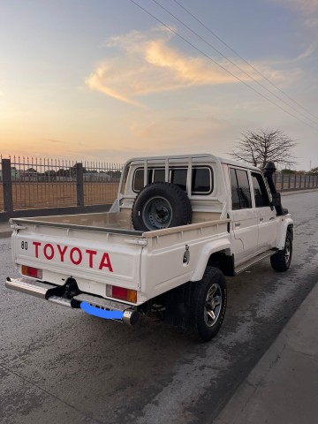 Venda TOYOTA LAND CRUISER HZ