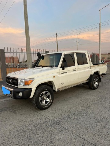 Venda TOYOTA LAND CRUISER HZ