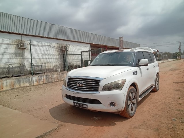 Venda Infiniti V8