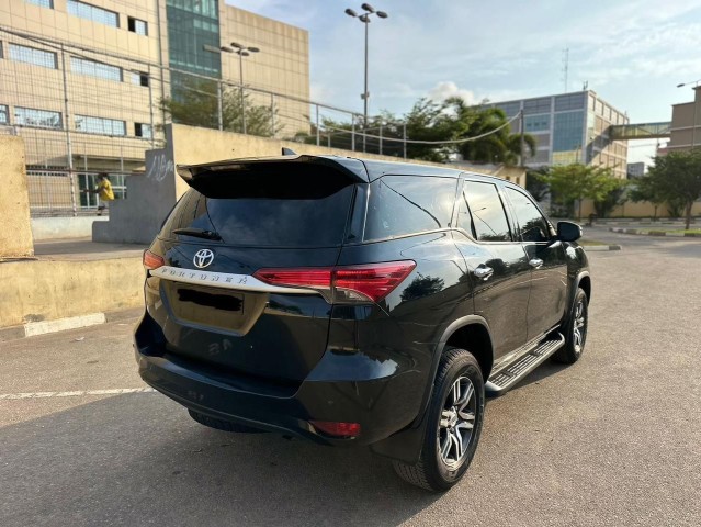 Venda TOYOTA FORTUNER LIMPO