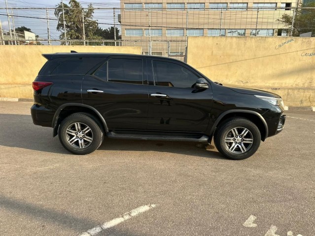 Venda TOYOTA FORTUNER LIMPO