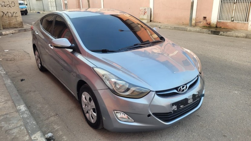 Venda HYUNDAI ELANTRA LIMPO