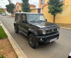 A venda SUZUKI JIMMY ALL GRIP LIMPO