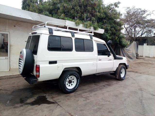 Venda Toyota Land Cruiser Hz das madre