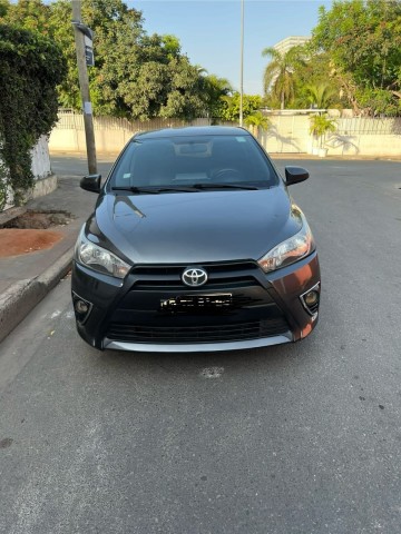 Venda TOYOTA YARES LIMPO