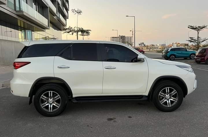 Venda TOYOTA FORTUNER