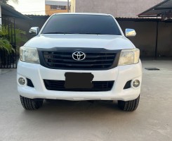 A venda TOYOTA HILUX LIMPA