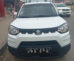 A venda SUZUKI SPRESSO MANUAL LIMPO