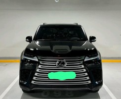 A venda LEXUS LX600