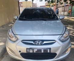 A venda HYUNDAI ACCENT LIMPO