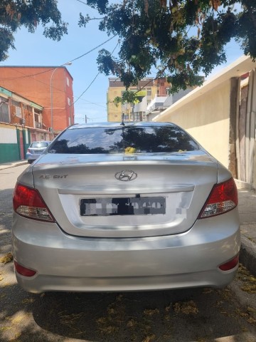 Venda HYUNDAI ACCENT LIMPO