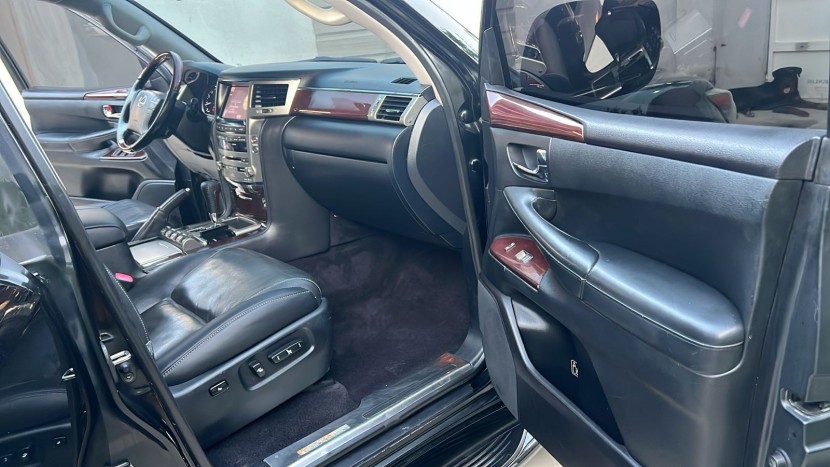 Venda LEXUS 570 LX LIMPO