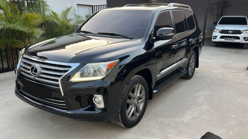 Venda LEXUS 570 LX LIMPO