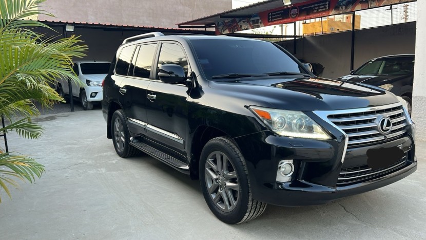 Venda LEXUS 570 LX LIMPO