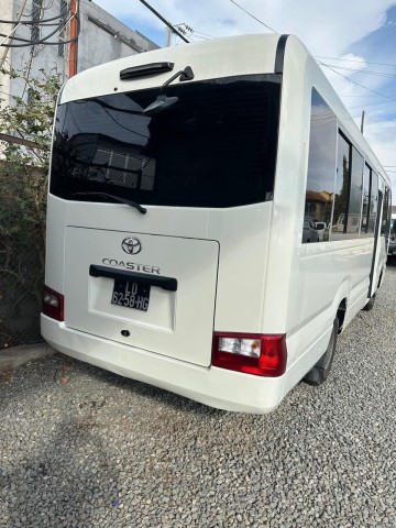 Venda TOYOTA COASTER LIMPO RECÉM CHEGADO