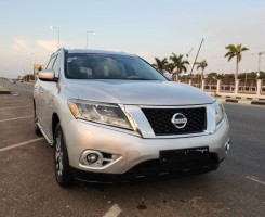 A venda NISSAN PATHFINDER LIMPO