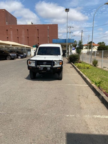 Venda Toyota Land Cruiser HZ 3 Portas