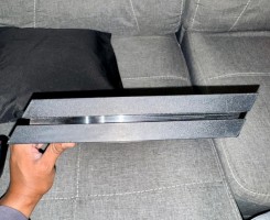 A venda PLAYSTATION 4 SLIM