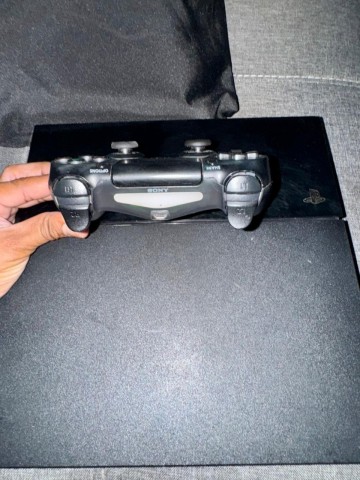 Venda PLAYSTATION 4 SLIM