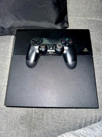 Venda PLAYSTATION 4 SLIM