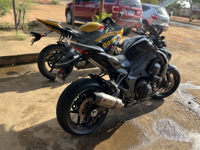 Venda Kawasaki Z 1000cc impecável