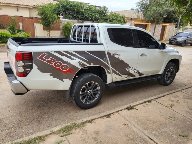 Venda MITSUBISHI L200