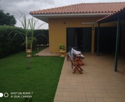 A venda MORADIA T5+1 | DÚPLEX | CONDOMÍNIO ALFA - TALATONA