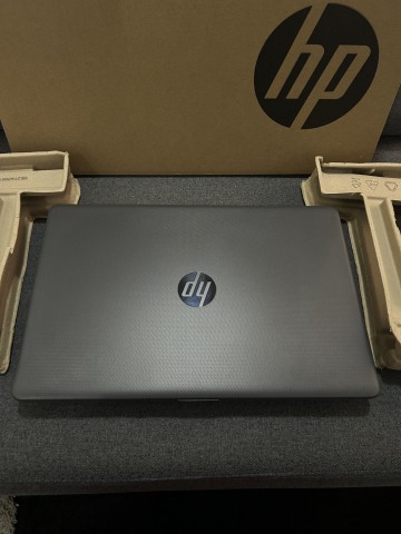 Venda Portátil Novo na caixa HP 250 Intel Core i5 7ª Geração, 8GB RAM, 256GB SSD