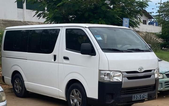 Venda TOYOTA HIACE