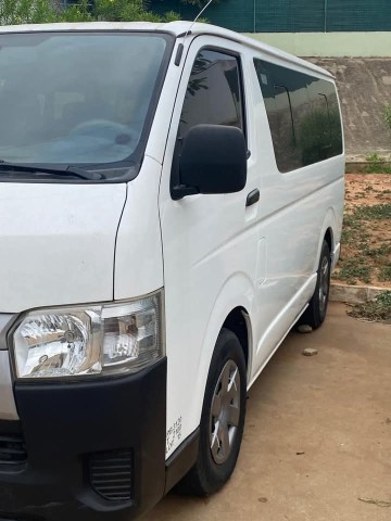 Venda TOYOTA HIACE