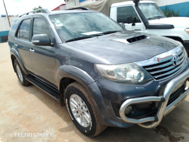 Venda TOYOTA FORTUNER