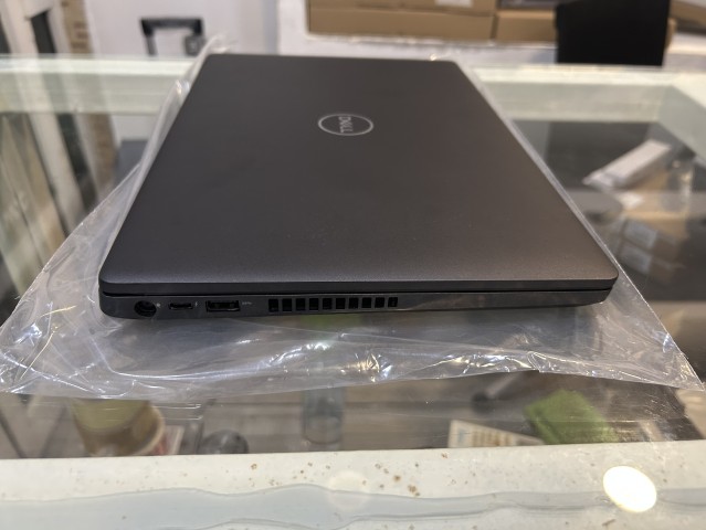 Venda Portátil Dell Latitude 3510 - Intel Core i7 9ª Geração, 16GB RAM, 512GB SSD, Windows 11 Pro