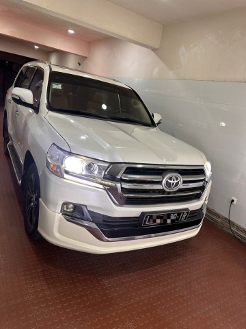 Venda TOYOTA LAND CRUISER VXR 5.7 IB