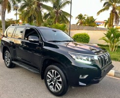A venda TOYOTA LAND CRUISER PRADO TXL 70ANIRSARIO