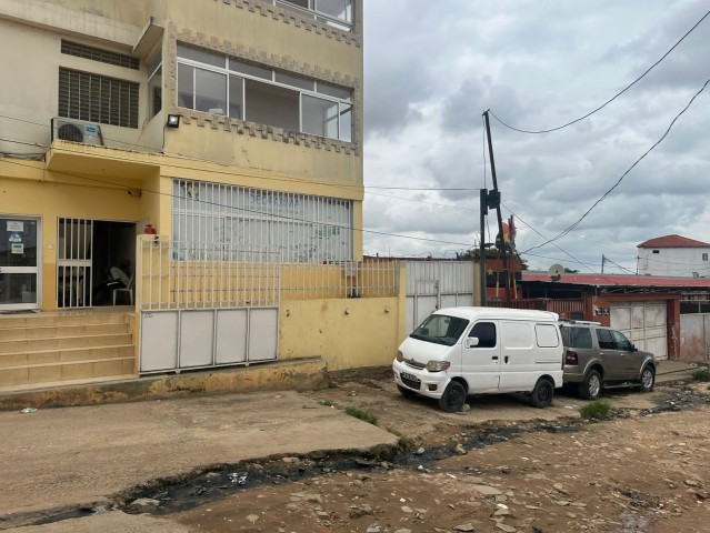 Venda Vendo apartemos e uma Zona comercial