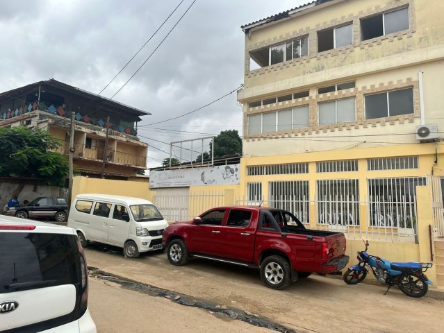 Venda Vendo apartemos e uma Zona comercial